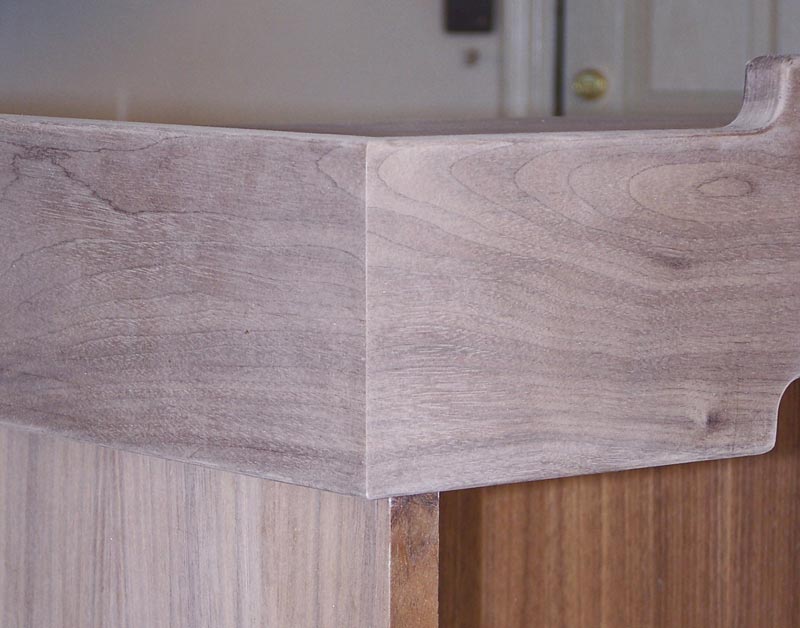 Corner with chasing grain